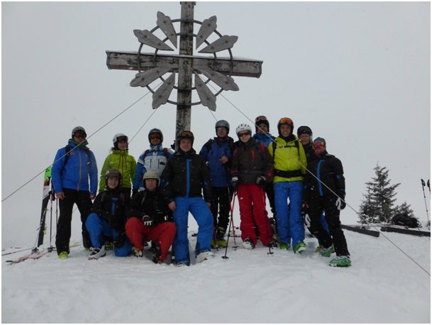 Fels ist bezwungen, frei atmen Lungen, ach wie so schön ist die Welt… Fels ist bezwungen, frei atmen Lungen, ach wie so schön ist die Welt…